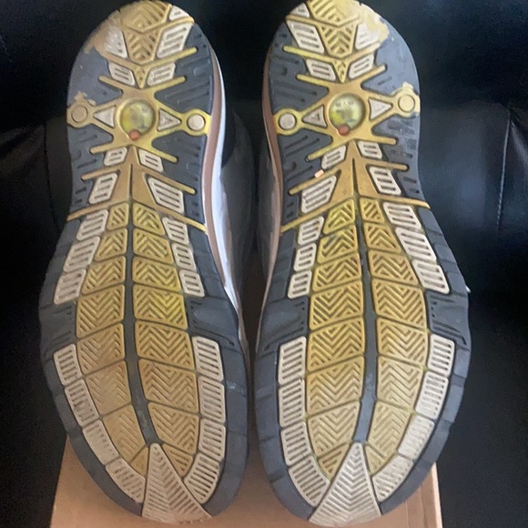 Men’s TL Nike Sneakers - Picture 4 of 5